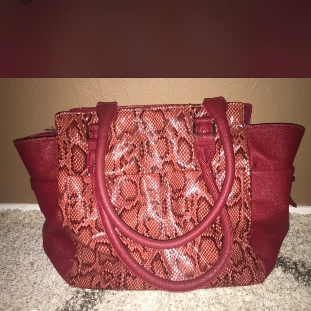 Purse, only used once. Excellent condition!